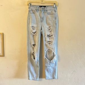 Hollister Light Wash Ultra High Rise Mom Distressed Jeans Size 00